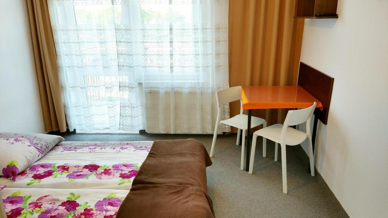 Klif Goscinne W Centrum Blisko Morza Gasthof